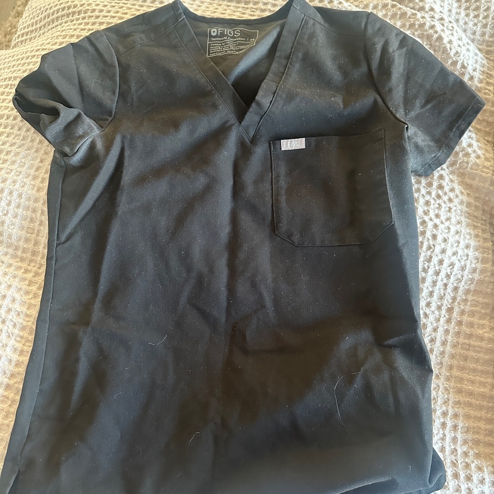 Figs Women's Black Scrub Set
